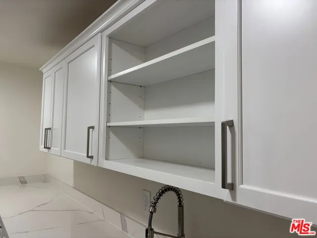 23635 Park Capri 30, Calabasas, California 91302