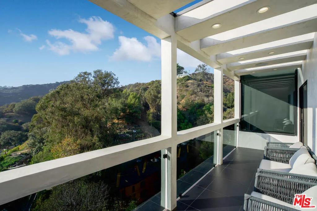 Balcony w/ View