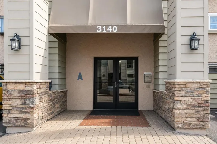 3140 Midway Drive A102, San Diego, California 92110