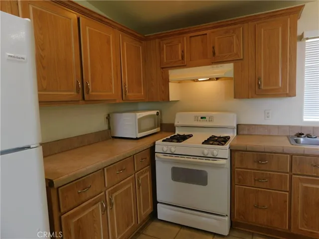 19825 Taylor, California City, California 93505