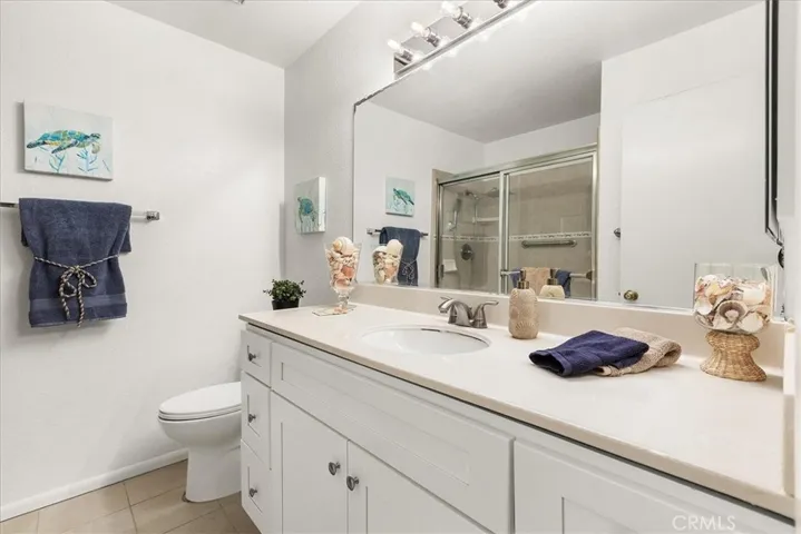 Bath off the hall