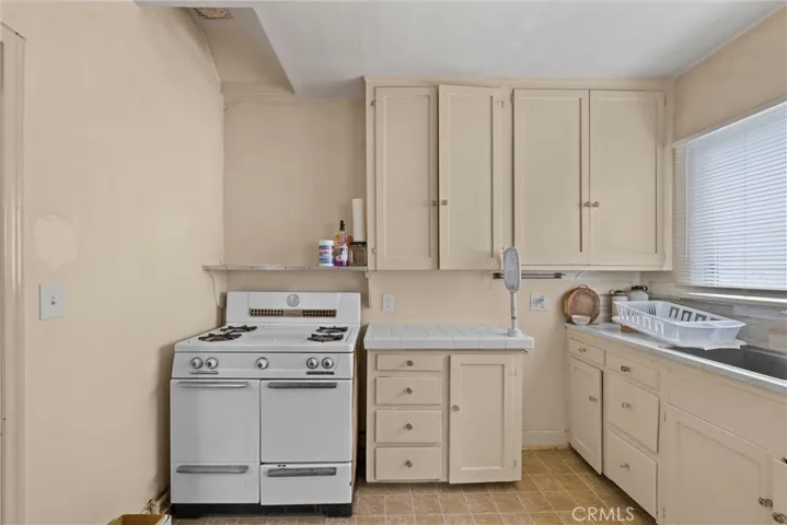 3562 Orange, Long Beach, California 90807