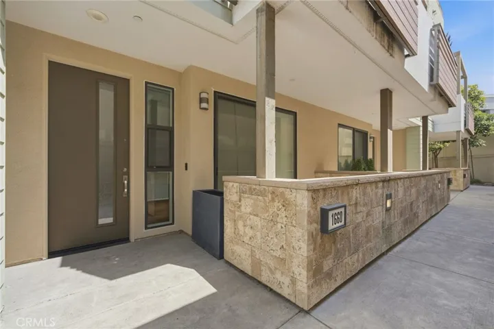 1660 Topanga, Costa Mesa, California 92627