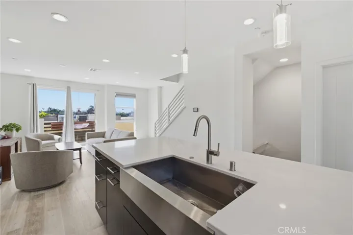 1660 Topanga, Costa Mesa, California 92627