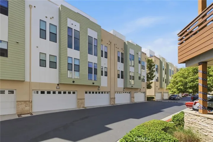 1660 Topanga, Costa Mesa, California 92627