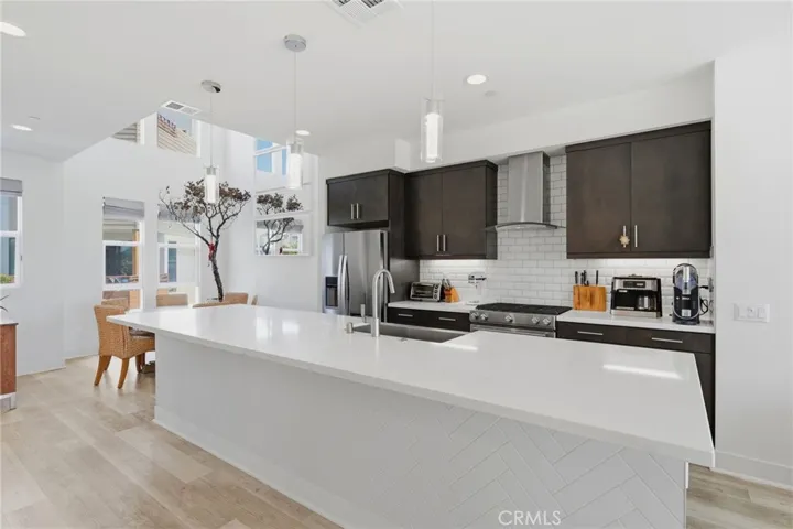 1660 Topanga, Costa Mesa, California 92627