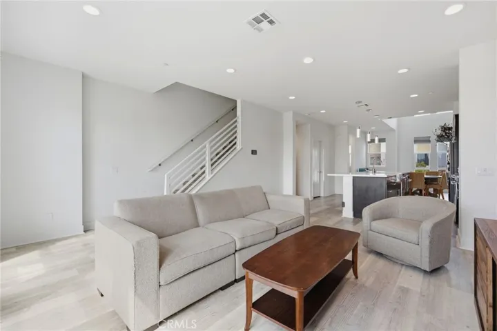 1660 Topanga, Costa Mesa, California 92627