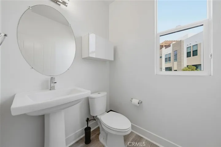 1660 Topanga, Costa Mesa, California 92627