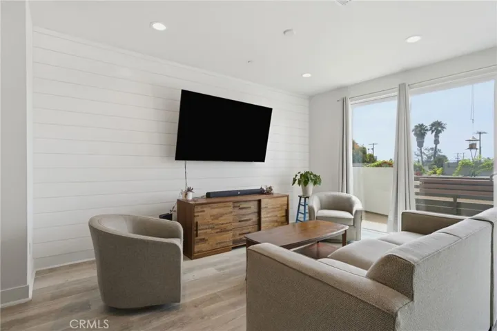 1660 Topanga, Costa Mesa, California 92627