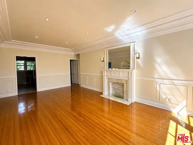 9945 Robbins Drive 102, Beverly Hills, California 90212