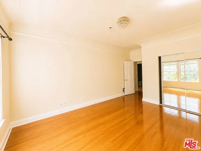 9945 Robbins Drive 102, Beverly Hills, California 90212