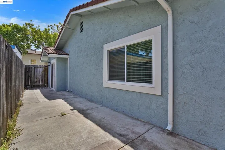 405 Lewis Ave, San Leandro, California 94577