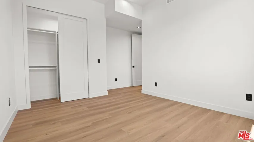 10842 Peach Grove Street 2, North Hollywood, California 91601