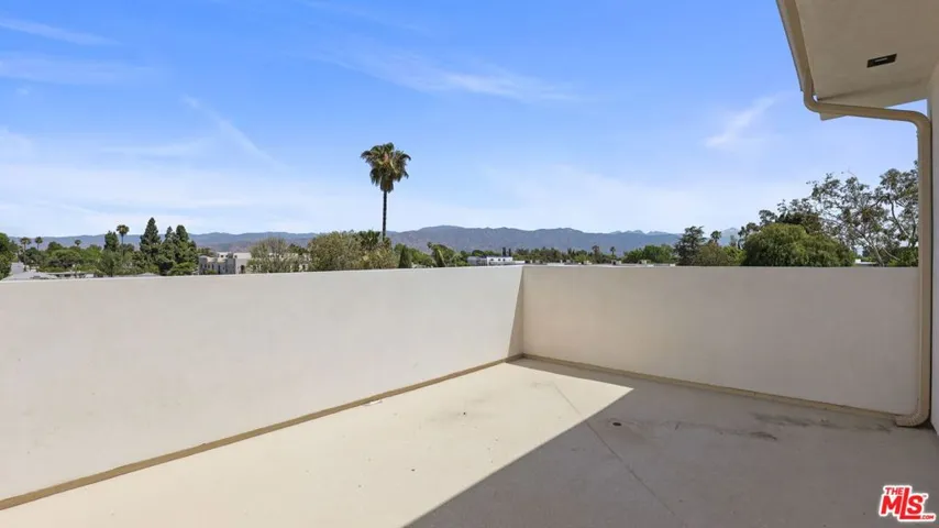 10842 Peach Grove Street 2, North Hollywood, California 91601