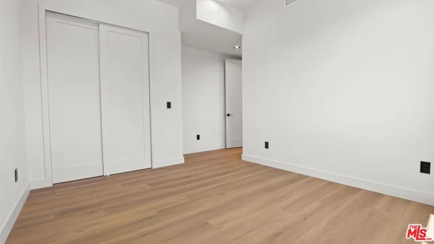 10842 Peach Grove Street 2, North Hollywood, California 91601