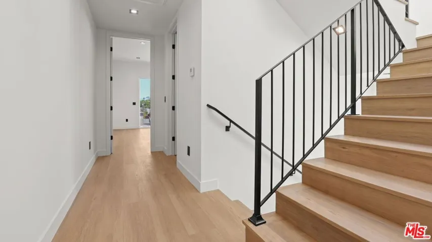 10842 Peach Grove Street 2, North Hollywood, California 91601