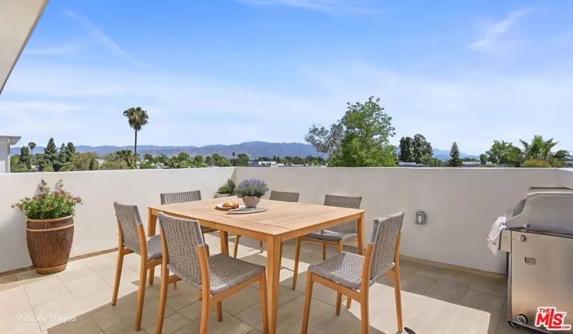 10842 Peach Grove Street 2, North Hollywood, California 91601