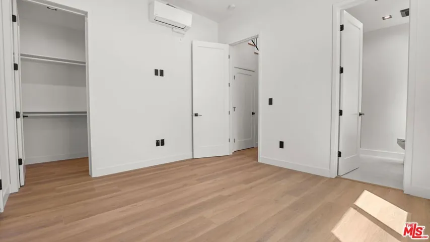 10842 Peach Grove Street 2, North Hollywood, California 91601