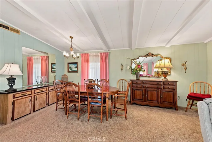 Dinning room w/built in hutch