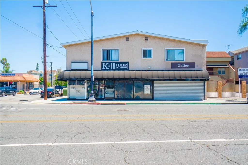 1090 Redondo