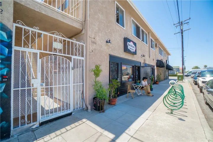 1090 Redondo, Long Beach, California 90804