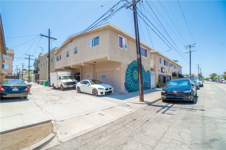 1090 Redondo, Long Beach, California 90804