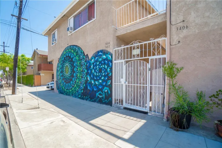 1090 Redondo, Long Beach, California 90804