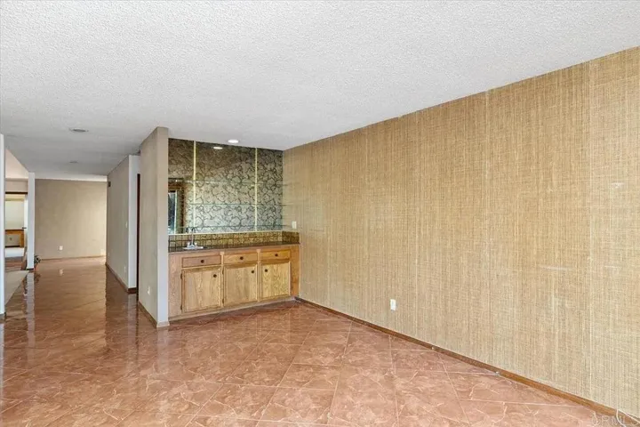 1610 Via La Plaza, San Marcos, California 92078