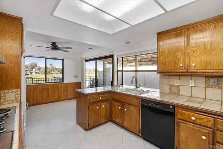 1610 Via La Plaza, San Marcos, California 92078