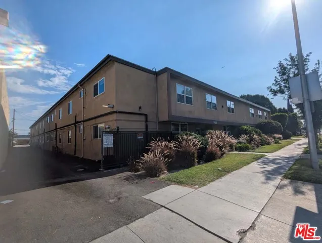 9815 Imperial Highway 35, Downey, California 90242