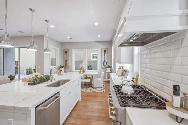 3103 Mena, San Mateo, California 94403