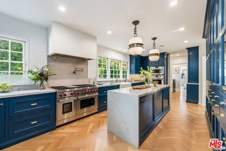 628 N Sierra Drive, Beverly Hills, California 90210