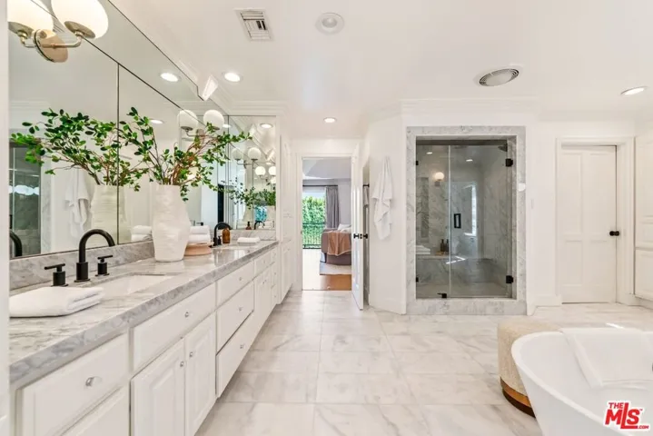 628 N Sierra Drive, Beverly Hills, California 90210