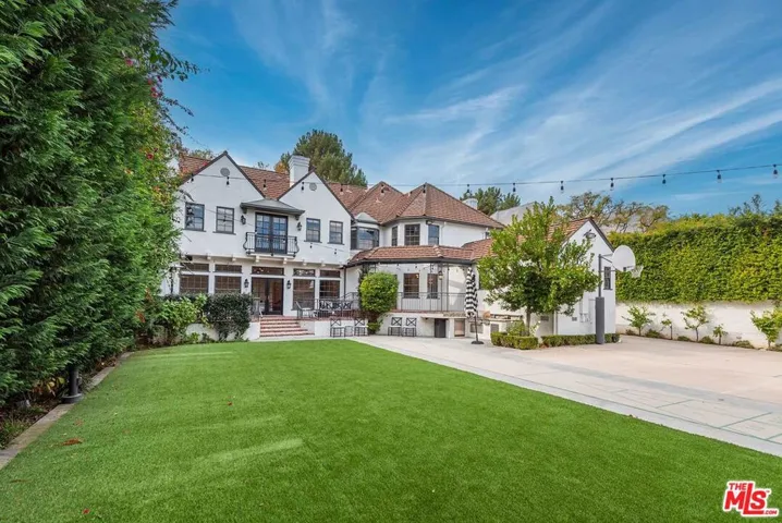 628 N Sierra Drive, Beverly Hills, California 90210