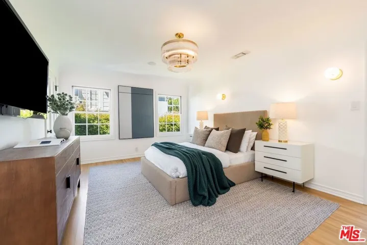 628 N Sierra Drive, Beverly Hills, California 90210