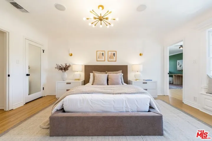 628 N Sierra Drive, Beverly Hills, California 90210