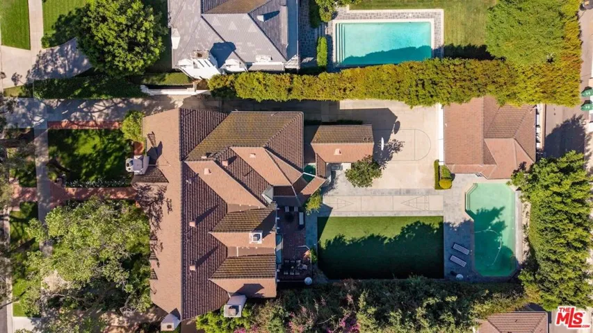 628 N Sierra Drive, Beverly Hills, California 90210