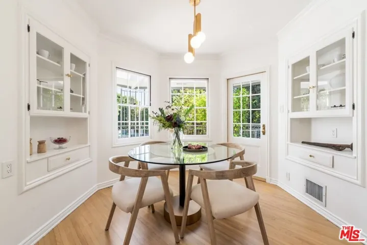 628 N Sierra Drive, Beverly Hills, California 90210