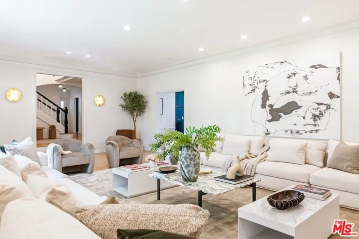 628 N Sierra Drive, Beverly Hills, California 90210