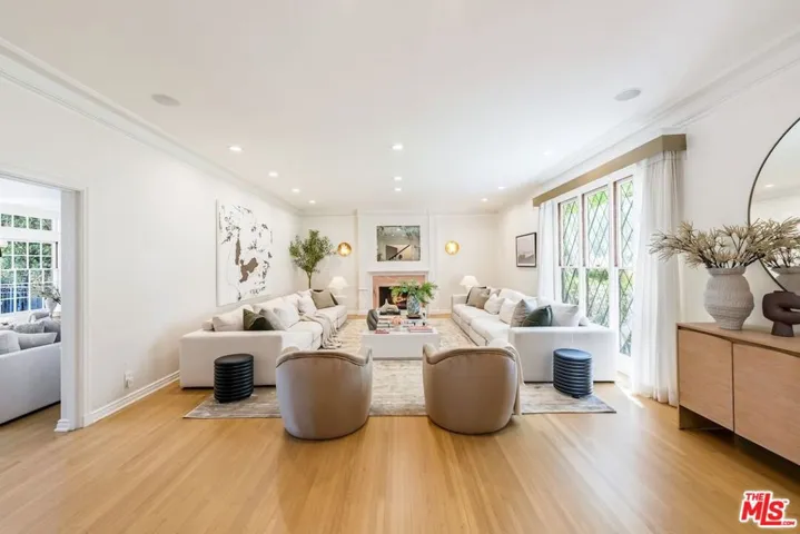 628 N Sierra Drive, Beverly Hills, California 90210