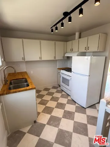 130 S Avenue 63 1/2, Los Angeles, California 90042