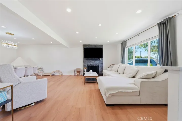 4563 Hempstead St, Simi Valley, California 93063