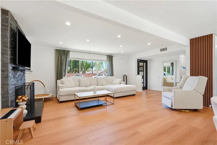 4563 Hempstead St, Simi Valley, California 93063