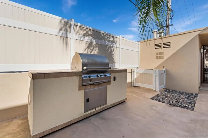 3993 Jewell C2, San Diego, California 92109