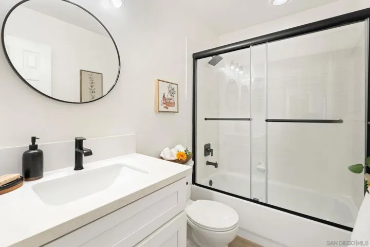 3993 Jewell C2, San Diego, California 92109