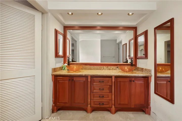 22 Diamante, Irvine, California 92620