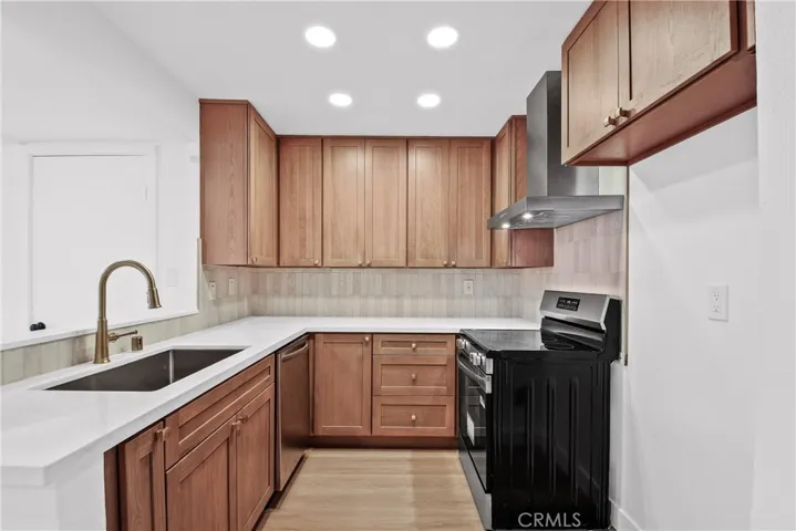 25761 Le Parc, Lake Forest, California 92630