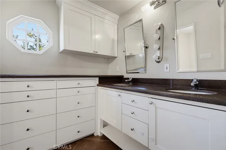 21310 San Jose Street, Los Angeles, California 91311