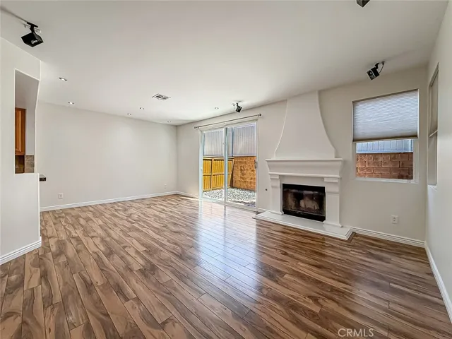 16724 Tim Ln, Lake Balboa, California 91406