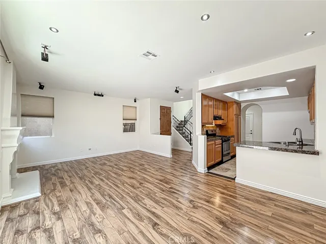 16724 Tim Ln, Lake Balboa, California 91406